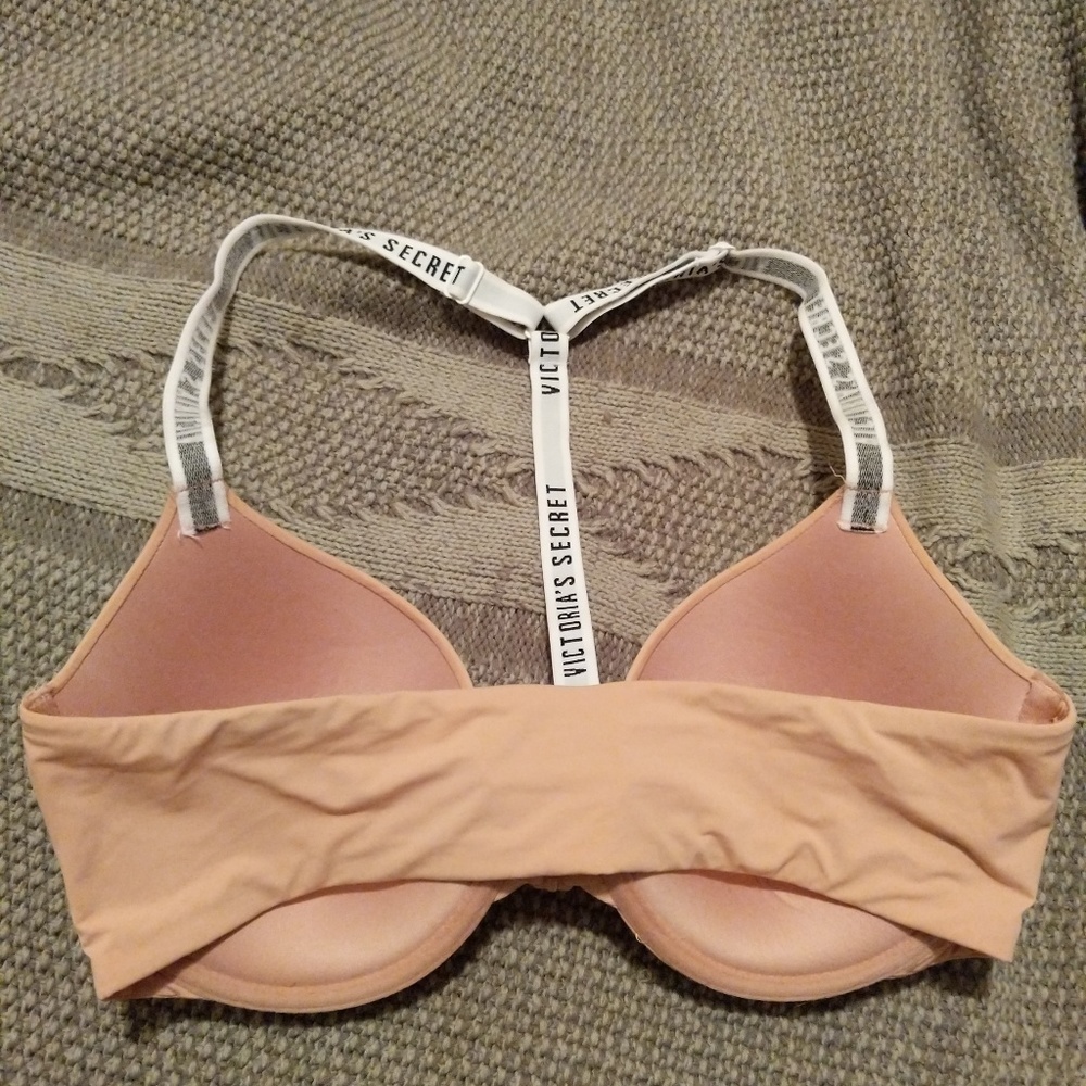 Victoria's secret razorback t-shirt bra